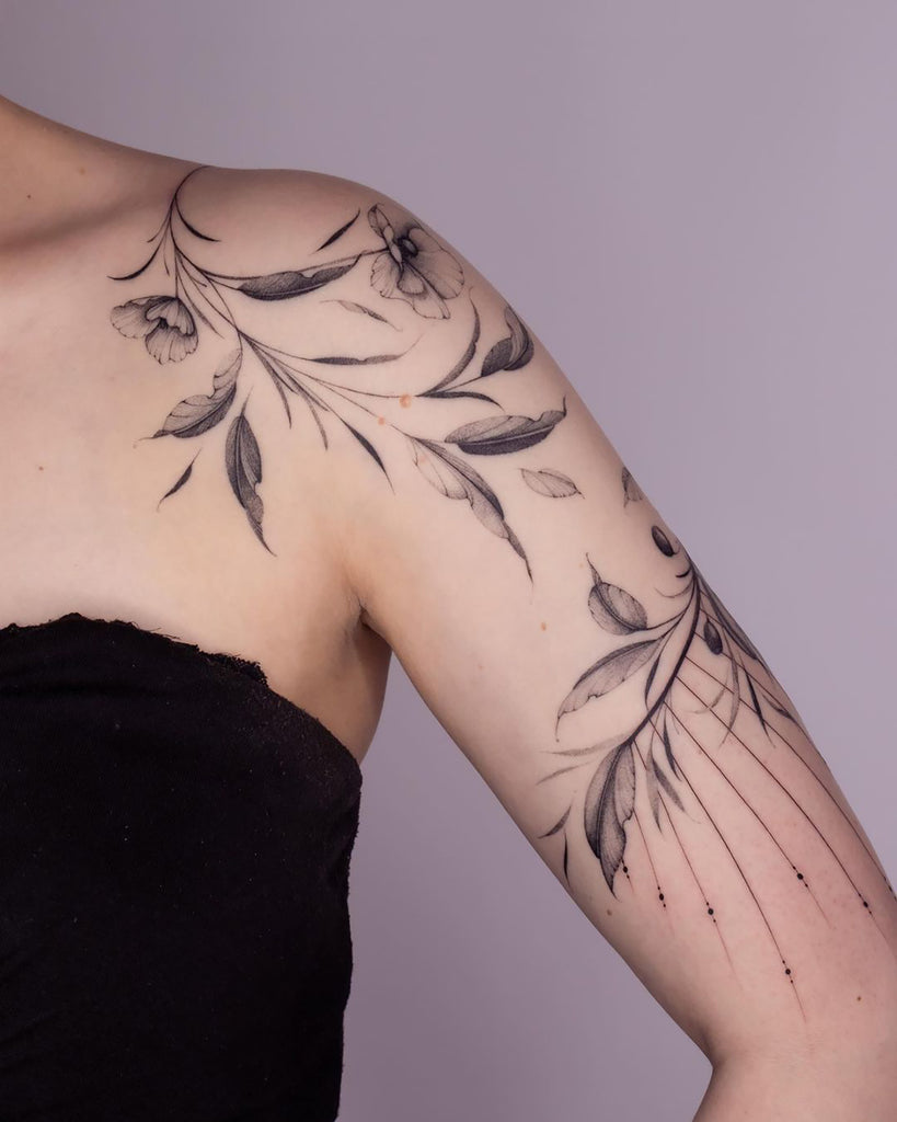 Super fine line tattoo feminine | delicate |modern 🖤 #finelinetattoo  #linework” | Tattoos for women, Feminine tattoos, Tattoos